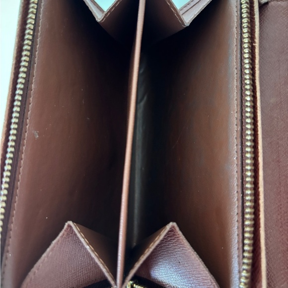 Louis Vuitton Porte Monnaie Tresor Monogram Wallet - Picture 8 of 12